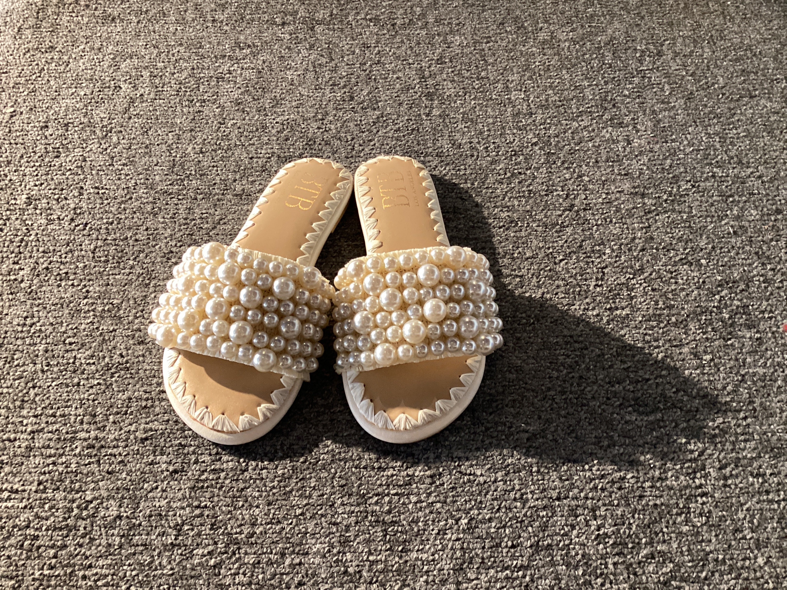 BTB Milos Pearl Slide Pearl Size 6
