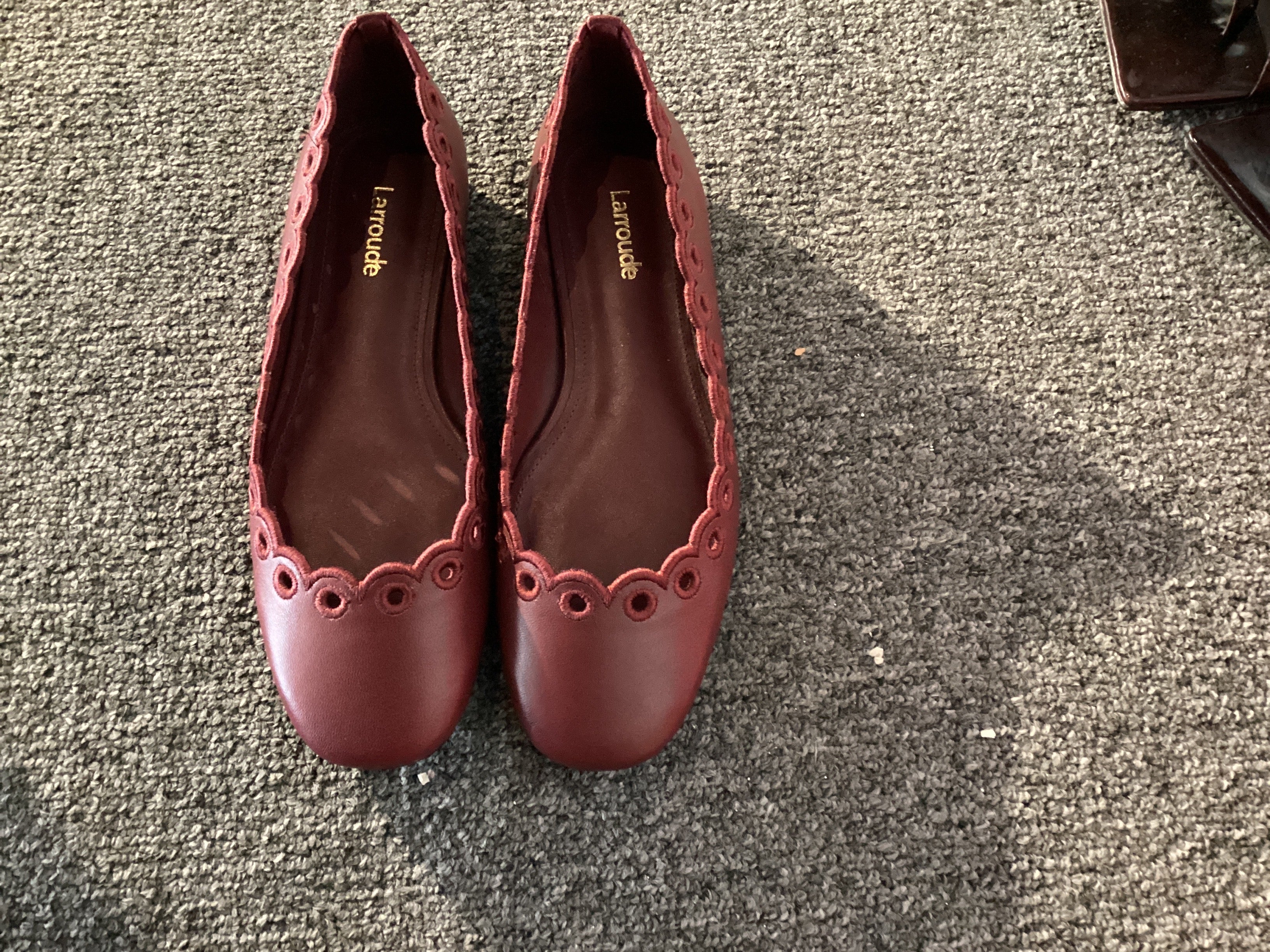 Larroude Meghan Broderie Flat