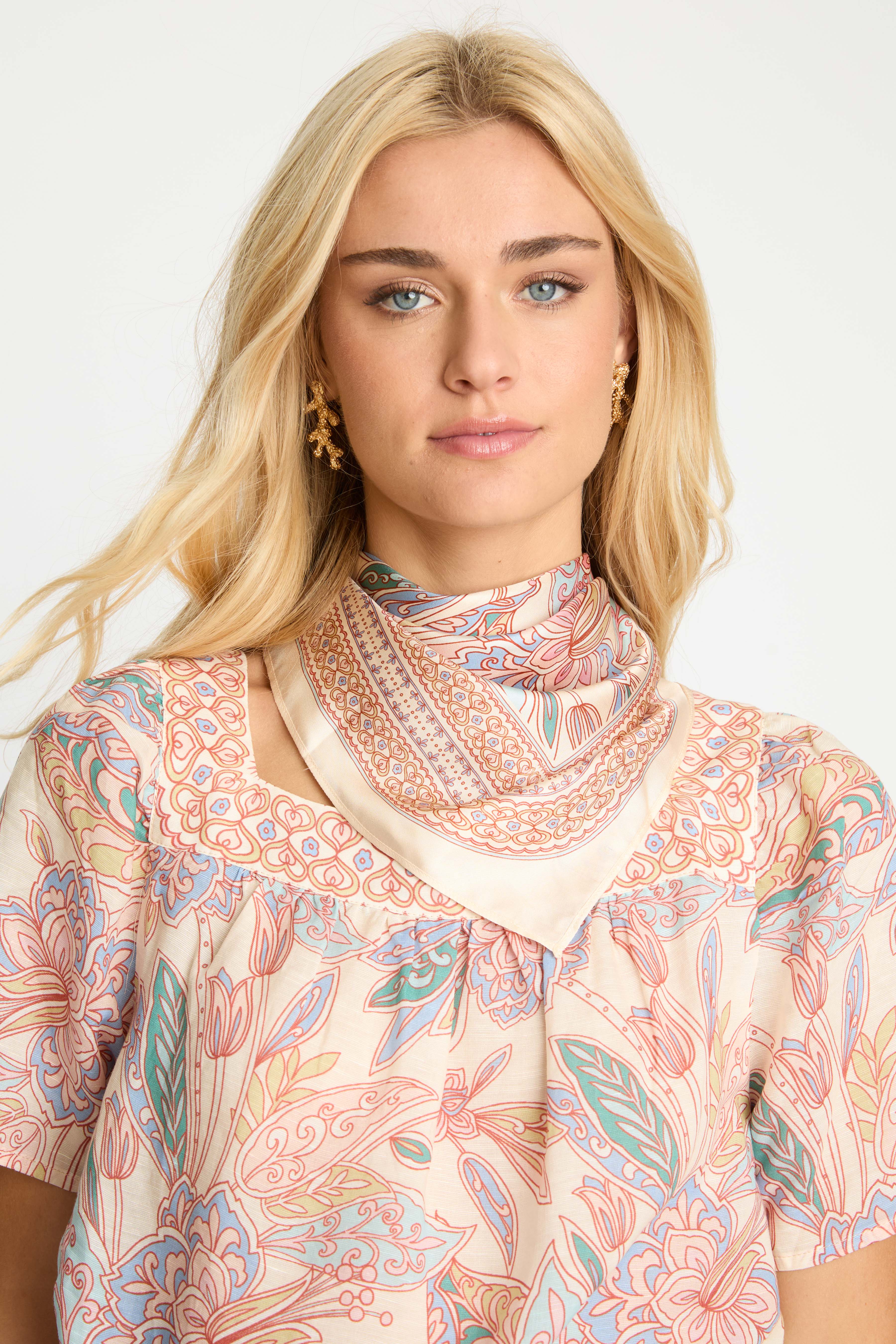 Renee Scarf