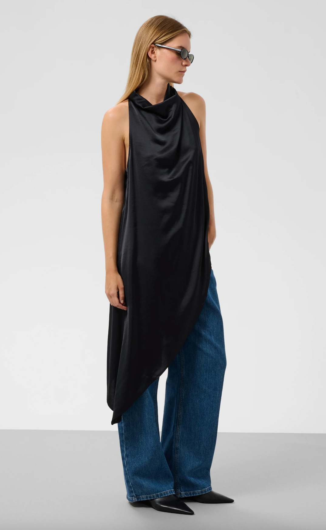 Verona Asymmetric Top