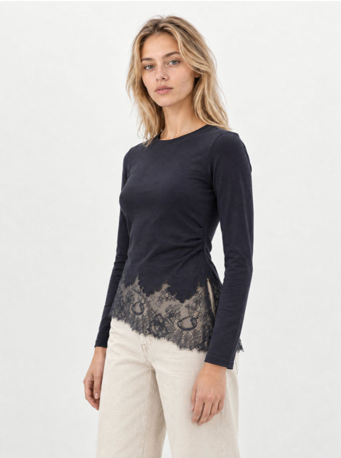 Tara T-shirt