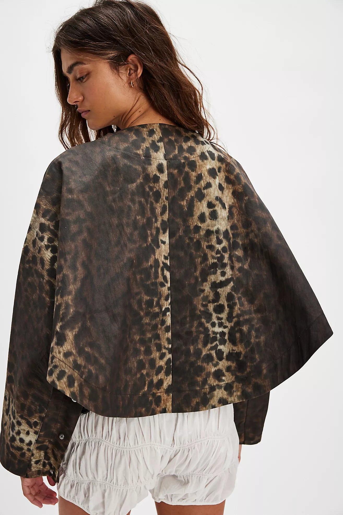 APPARIS Quinn Leopard Cape
